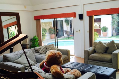 Casa de 3 dormitorios en Pattaya, Tailandia № 45459 - foto 9