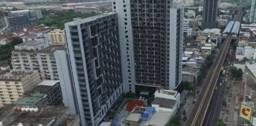 Sobre plano Onyx Phaholyothin en Bangkok, Tailandia № 46293