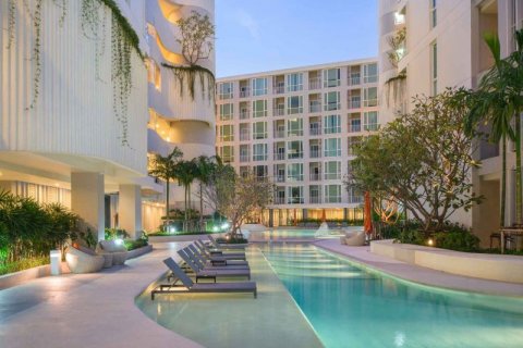 Sobre plano The Base Downtown en Phuket, Tailandia № 45776
