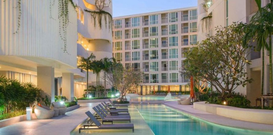 Sobre plano The Base Downtown en Phuket, Tailandia № 45776