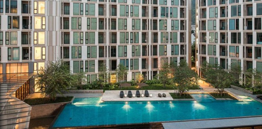 Sobre plano The Base Uptown en Phuket, Tailandia № 45772
