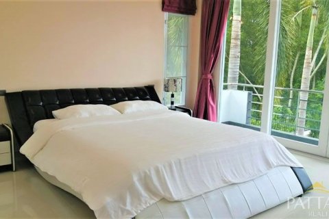 Casa de 5 dormitorios en Pattaya, Tailandia № 45475 - foto 14
