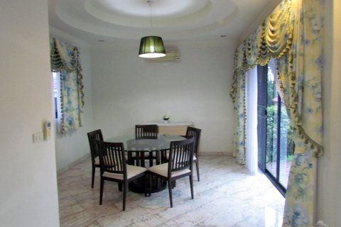 Casa de 4 dormitorios en Pattaya, Tailandia № 45430 - foto 18