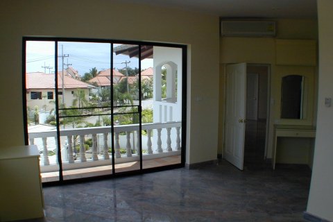 Casa de 3 dormitorios en Pattaya, Tailandia № 45555 - foto 5