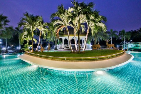 Casa de 4 dormitorios en Pattaya, Tailandia № 45483 - foto 4