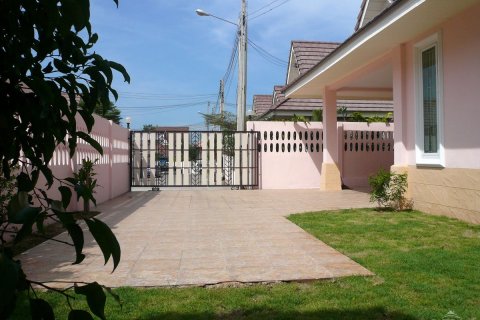 Casa de 3 dormitorios en Pattaya, Tailandia № 45454 - foto 2