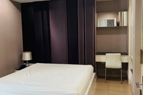 Sobre plano Apus en Pattaya, Tailandia № 27453 - foto 10
