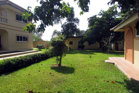 Casa de 4 dormitorios en Pattaya, Tailandia № 45500 - foto 4