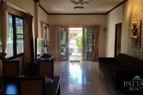 Casa de 2 dormitorios en Jomtien Beach, Pattaya, Tailandia № 45510 - foto 11