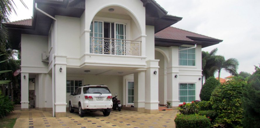Casa de 4 dormitorios en Pattaya, Tailandia № 45516