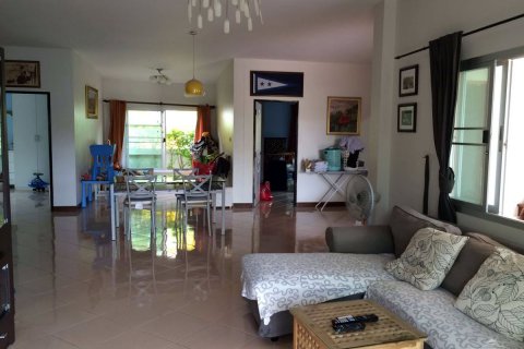 Casa de 3 dormitorios en Pattaya, Tailandia № 45514 - foto 16