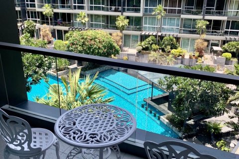 Sobre plano Apus en Pattaya, Tailandia № 27453 - foto 4