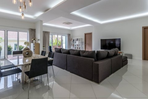 Casa de 4 dormitorios en Pattaya, Tailandia № 45527 - foto 24