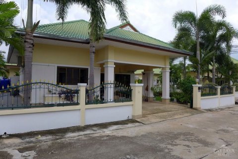 Casa de 3 dormitorios en Pattaya, Tailandia № 45468