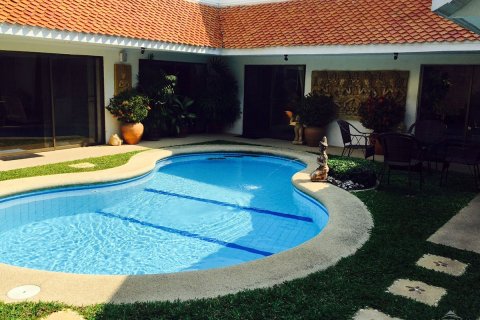 Casa de 3 dormitorios en Pattaya, Tailandia № 45459