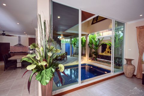 Casa de 4 dormitorios en Pattaya, Tailandia № 45497 - foto 18