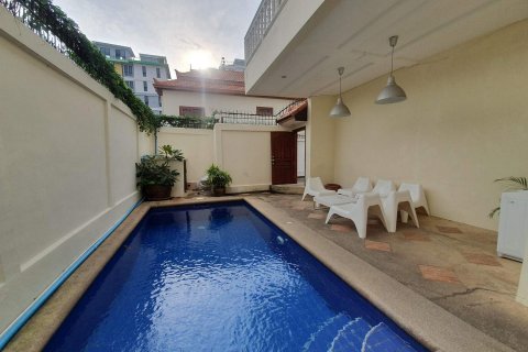 Casa de 4 dormitorios en Pattaya, Tailandia № 45537