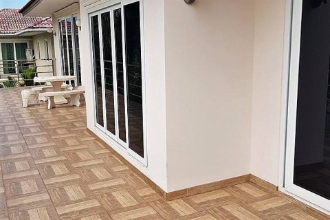 Casa de 5 dormitorios en Pattaya, Tailandia № 45526 - foto 14
