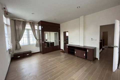 Casa de 3 dormitorios en Jomtien Beach, Pattaya, Tailandia № 45467 - foto 10