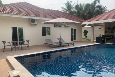 Casa de 3 dormitorios en Pattaya, Tailandia № 45540