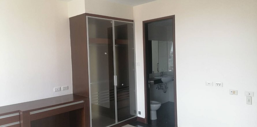 Condominio de 2 dormitorios en Jomtien Beach, Pattaya, Tailandia № 45265