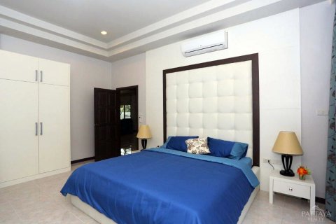 Casa de 4 dormitorios en Pattaya, Tailandia № 45461 - foto 9