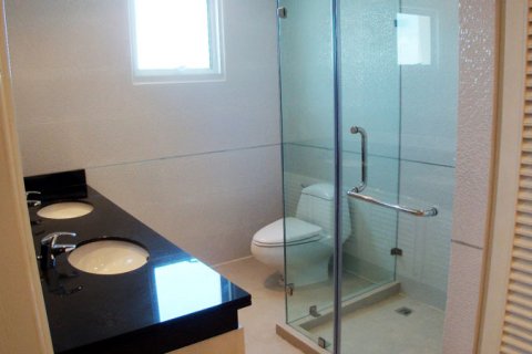 Condominio de 3 dormitorios en Jomtien Beach, Pattaya, Tailandia № 45185 - foto 11