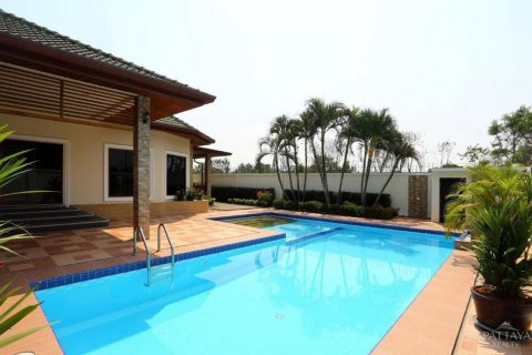 Casa de 4 dormitorios en Pattaya, Tailandia № 45461 - foto 21