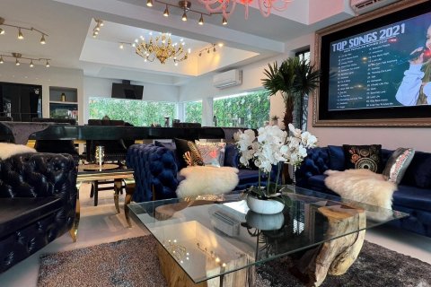 Casa de 8 dormitorios en Jomtien Beach, Pattaya, Tailandia № 45545 - foto 12