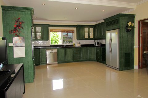 Casa de 3 dormitorios en Pattaya, Tailandia № 45435 - foto 16