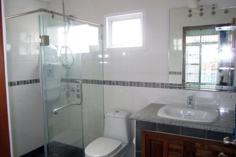 Casa de 5 dormitorios en Jomtien Beach, Pattaya, Tailandia № 45502 - foto 17