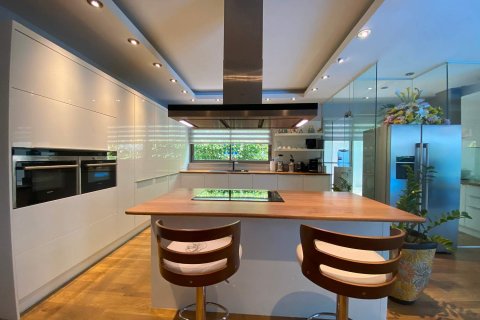 Casa de 4 dormitorios en Pattaya, Tailandia № 45478 - foto 5