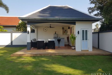 Casa de 4 dormitorios en Pattaya, Tailandia № 45438 - foto 12