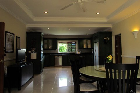 Casa de 3 dormitorios en Pattaya, Tailandia № 45435 - foto 15