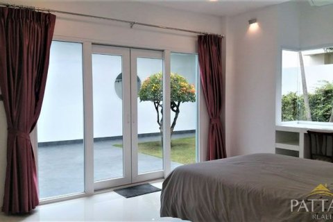 Casa de 5 dormitorios en Pattaya, Tailandia № 45475 - foto 13