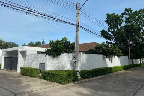 Casa de 3 dormitorios en Pattaya, Tailandia № 45463 - foto 11