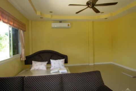 Casa de 4 dormitorios en Pattaya, Tailandia № 45500 - foto 23