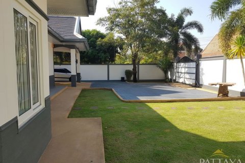 Casa de 4 dormitorios en Pattaya, Tailandia № 45438 - foto 29