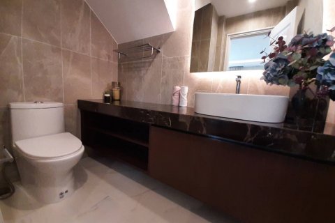 Casa de 4 dormitorios en Pattaya, Tailandia № 45491 - foto 4