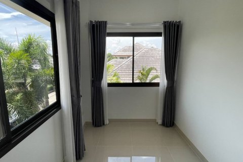 Casa de 4 dormitorios en Pattaya, Tailandia № 45489 - foto 15