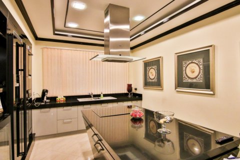 Casa de 4 dormitorios en Pattaya, Tailandia № 45483 - foto 14