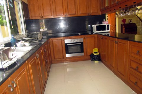Casa de 4 dormitorios en Pattaya, Tailandia № 45500 - foto 10