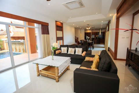Casa de 5 dormitorios en Pattaya, Tailandia № 45507 - foto 5