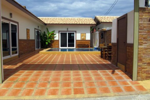 Casa de 2 dormitorios en Pattaya, Tailandia № 45466 - foto 2