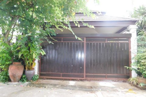 Casa de 3 dormitorios en Pattaya, Tailandia № 45476