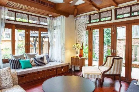Casa de 4 dormitorios en Pattaya, Tailandia № 45470