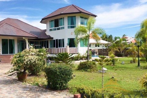 Casa de 3 dormitorios en Pattaya, Tailandia № 45499 - foto 11