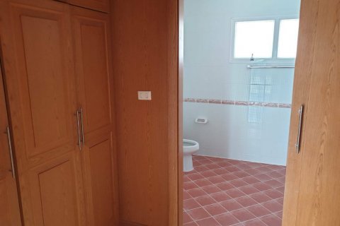 Casa de 3 dormitorios en Pattaya, Tailandia № 45484 - foto 15