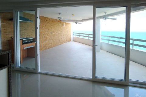 Condominio de 3 dormitorios en Jomtien Beach, Pattaya, Tailandia № 45185 - foto 2
