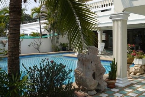 Casa de 4 dormitorios en Pattaya, Tailandia № 45434 - foto 8